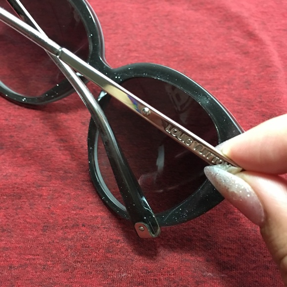 🌸 Authentic LV Cat Eyes Sunglasses 🌸 - Picture 3 of 7